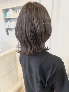 キャアリー(Caary) 福山市美容師求人スタッフ募集チョコレートブラウンくびれミディ