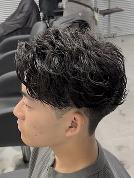 ガオプロデュースバイレボ(gao produced by revo) ビジネスパーマ/フェザーショート/メンズショート/メンズパーマ