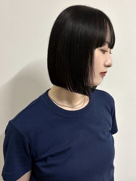 ヨーク(YOKE) 【YOKE】タッセルボブ切りっぱなし黒髪ボブブルーブラック20代