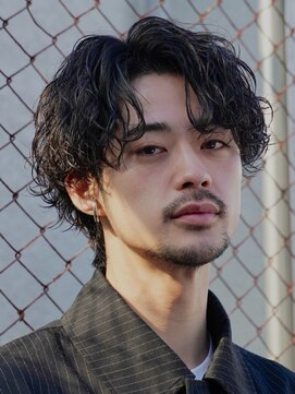 フィフス 神南(fifth) 原宿メンズパーマルーズパーマシャドウパーマセンターパート緩め