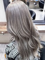 ケンジ 横須賀中央(KENJE)&nbsp;シルバーグレージュブリーチダブルカラーハイトーン横須賀