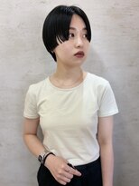 エクラート イーリス 高田馬場店(ECLART IriS)&nbsp;高田馬場・センターパートの黒髪ショート
