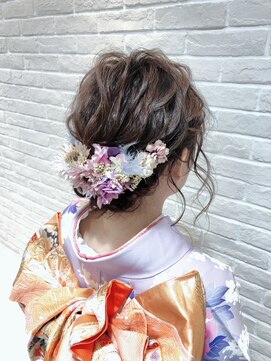 ウェイリー(WALLEY) ゆるシニヨンアレンジ☆