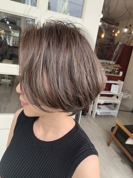 ヘアアンドメイクグラチア(HAIR and MAKE GRATIAE) グレージュボブ