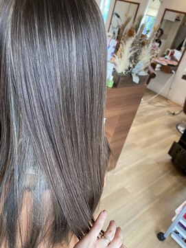 バンビ ヘアーメイク(Bambi hair make) 艶髪×インナーカラー