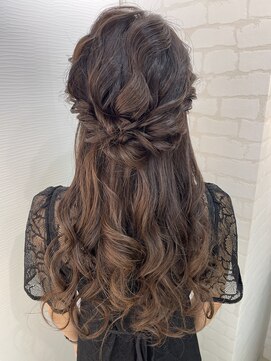 ベッラバンビーナ 美容室(Bella Bambina) ハーフアップ