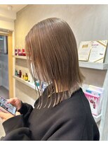 ヨーク(YOKE)&nbsp;【 YOKE 】大人切りっぱなしボブホワイトベージュ結べるボブ