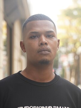 メリケンバーバーショップ コウベ(MERICAN BARBERSHOP KOBE) スキンフェードクロップイージーパーマ