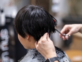 フォーエバーミュージック(Forever Music)の写真/メンズカットやパーマもお任せください★スタイリングしやすくカッコ良さとお洒落さを兼ね備えたスタイルに