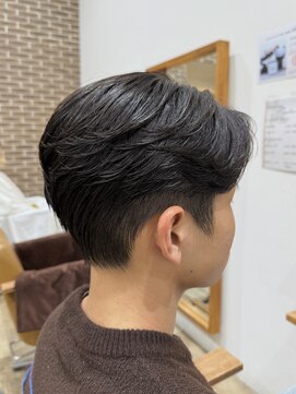 毛流れパーマ フェザーパーマ ナチュラル メンズヘア 堀江