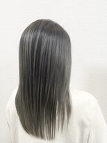 ヴェイスサロン(Vase Salon)&nbsp;ダークアッシュ似合わせカットミディアムレイヤーカット　3