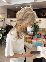 オリビアヘアー(OLIVIA HAIR) ハイセンスなホワイトブラック。計画的ケアで美髪デザインへ。