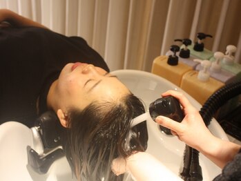 トータルビューティーシオヤ(Total Beauty Shioya)の写真/【個室で贅沢Time】周りを気にせずRelax♪自分へのご褒美本格60分スパ◎バリ式クリームバスもオススメ。