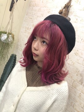 ラピッツヘアデザイン(la Pitt's hair design) カシスピンク×外ハネ