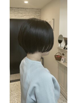 メモリーズ 水天宮前店(Memories) 前下がり似合わせショートボブ
