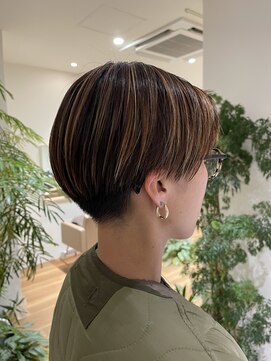 カットアンドリフレッシュ ラウム(cut&refresh Raum) やわらかカリアゲショート