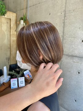 トト 船橋店(toto.) 黒髪/グレーベージュ/レイヤーロング/前髪パーマ[西船橋/津田沼]