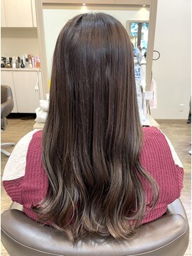 アルターリール(aL ter Rire) 黒髪/グレーベージュ/レイヤーロング/前髪パーマ /中村郁未