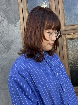 クララデアンシュシュ(Kurara de UN CHOU CHOU) 顔周りのレイヤーで個性を出すスタイル