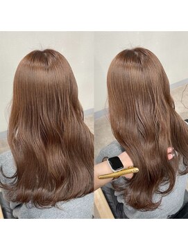 オグジュアリー 表参道(aux.) フォギーベージュ【ayame】（表参道/青山）