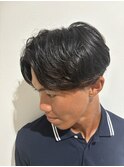 センターパートニュアンスツーブロックメンズパーマ