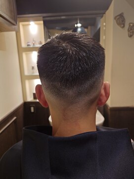 バレス 田町(BALES) [スキンフェード/ツイストスパイラル/田町]