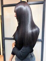 マキュムドオリ 並木通り(MAQUM) 絹髪ストレート×フェイクブラック