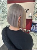 シルバーグレージュぱつっとボブ　　　　　大館