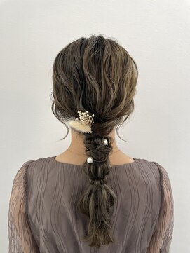 ファーチ(Fir-chi) ローポニーアレンジ