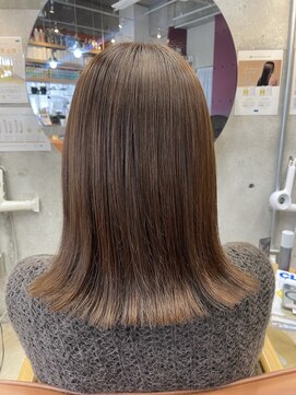 コージー(Kozy) 切りっぱなしミディ/姫カット/透明感ベージュ/柔らかベージュ