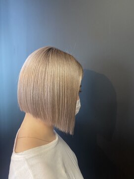 スリル ヘア アンド ネイル デザイン 恵比寿店(sulir hair and nail design) ホワイトピンクの前下がりボブ【恵比寿】30代40代50代