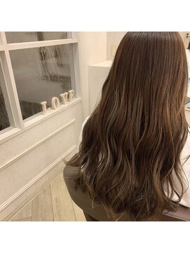 ヌイ サンノミヤ(nui sannomiya) ゆるふわロングベージュ