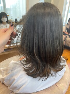 バイオレット ナゴヤ(Violet Nagoya) 柔らかカラー!オリーブベージュ