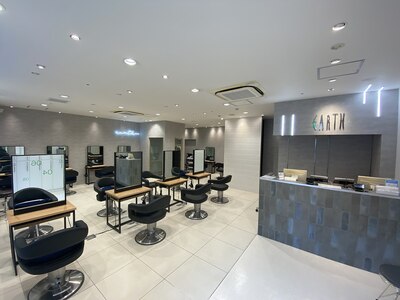 アース 二俣川店(HAIR&MAKE EARTH)