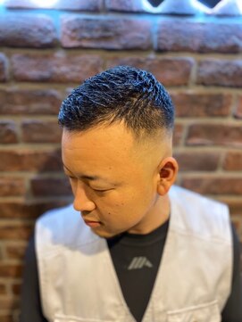 ブロートーキョー(BroTokyo) MEN'Sアッシュブラックスキンフェードカット　パーマ