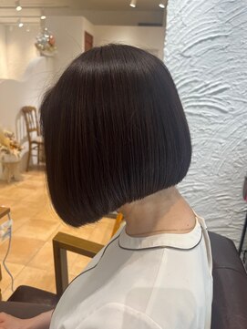 アマレット(Amaretto) 【大人前下がりボブ】