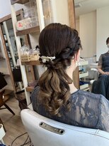 ロカット サロン(Roquat Salon) ローポニーロングアレンジ【立川/立川/ヘアメイク/バイカルテ】