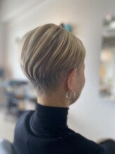 エムエーヘアースタジオ(M/A hair studio.)&nbsp;白髪／ブリーチ/ショート