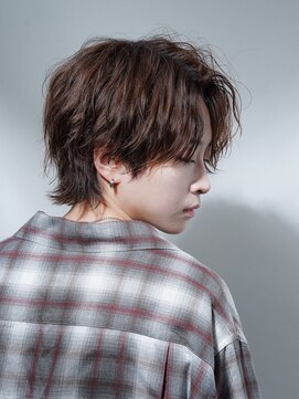 アルファ 新宿(alpha) フェザーパーマ/ブルーブラック/刈り上げセンターパート[新宿]
