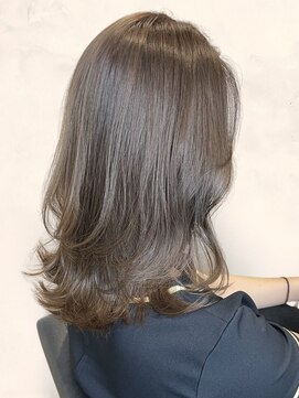 メゾンe.m.a(MAISON e.m.a) 小顔ブリーチなしカラー韓国ヘアアッシュグレージュ夏カラー