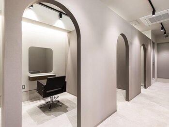 【完全個室サロン】Eleanor spa&treatment 郡山【11月上旬オープン（予定）】の写真/【似合わせ診断×髪質診断＊】全席個室のプライベート空間で、気兼ねなくお悩みをお聞かせください♪