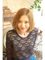 エル(LE)&nbsp;大人かわいい小顔ワンサイドショートボブ◎ベージュ