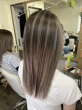 ロール(ROLL) バレイヤージュ　ミドルトーン