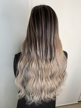 エル オオサカ 心斎橋店(L. OSAKA) ホワイトミルクティーベージュ_外ハネボブセクションカラー_Y19