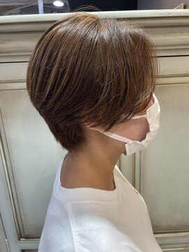 グローリープラス(Glory+plus) ジェンダーレスショート×ハニーベージュ