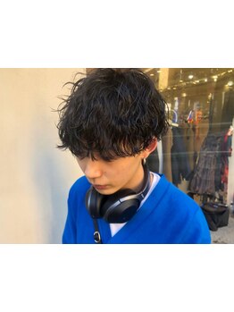 【再現性抜群のツイストスパイラルパーマ】セットがしやすく、束感のあるスタイルもお任せ！