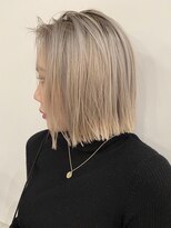 ヲタク(wotaku.)&nbsp;ブリーチカラーケアブリーチハイトーンカラー切りっぱなしボブ