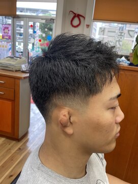 カミングよしむら(髪ingよしむら) 低めフェードカット