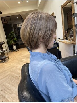 ハーツ(Heart's) 白髪ぼかし/イメチェンヘアスタイル/前髪カタログ/ショートボブ