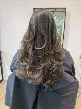 メリー オオサカ(Merly Osaka) butterfly layer cut